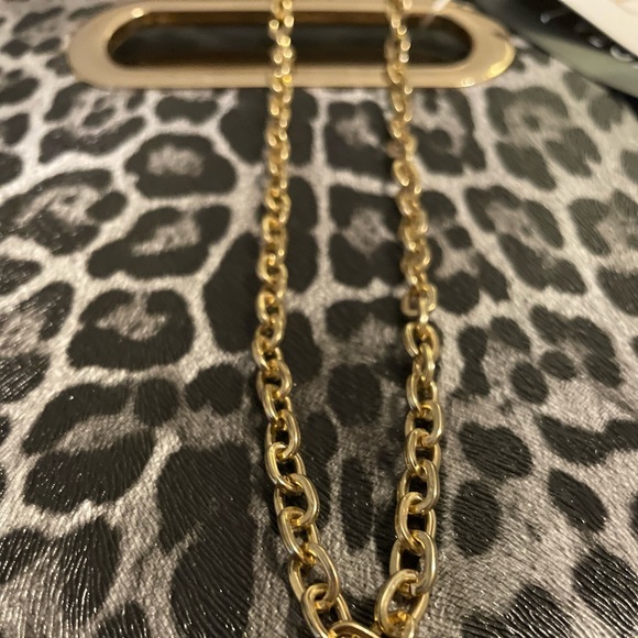 Gray leopard - Picture 7 of 10